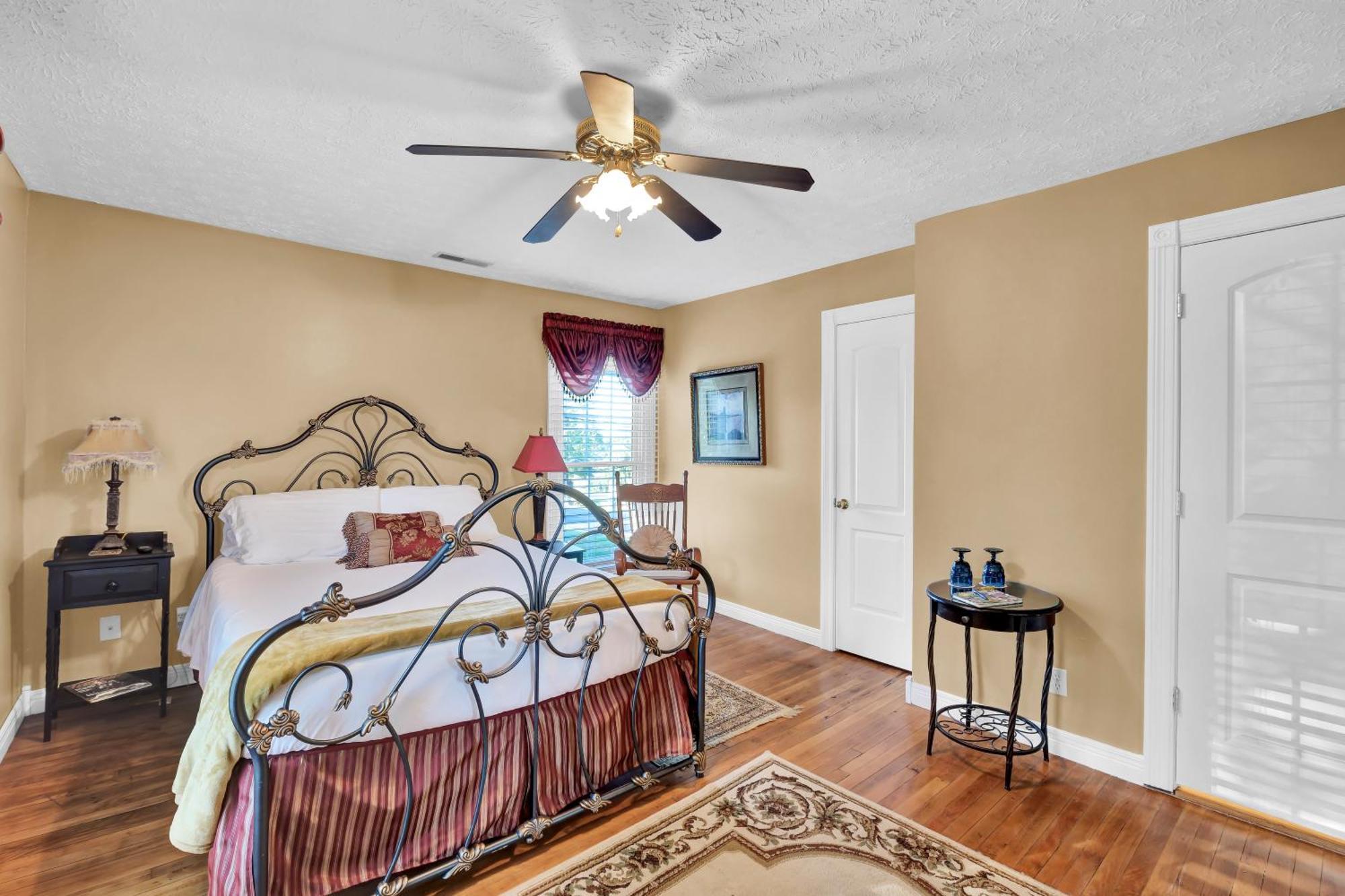 Hill House Bed And Breakfast Loretto Bagian luar foto